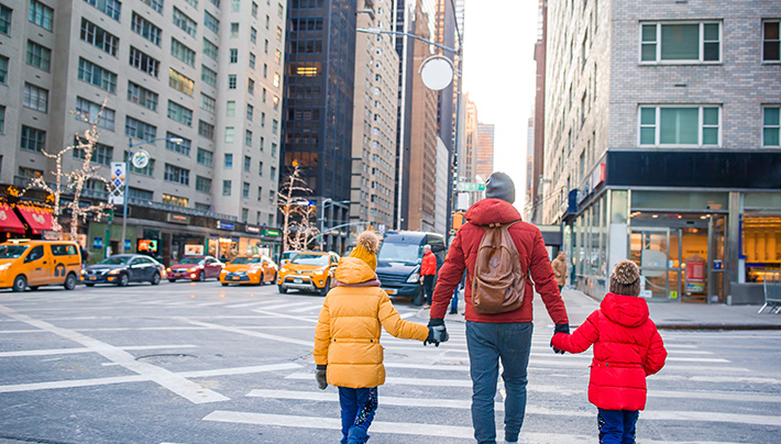 New York - parent with children